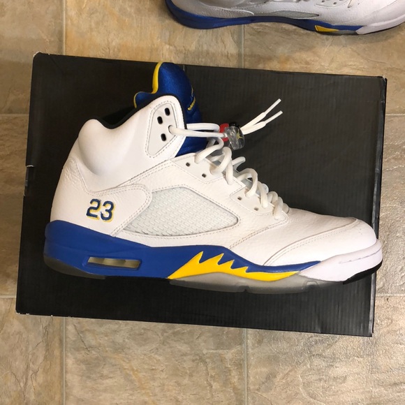 Air Jordan 5 Laney Retro (2013) - Picture 2 of 8